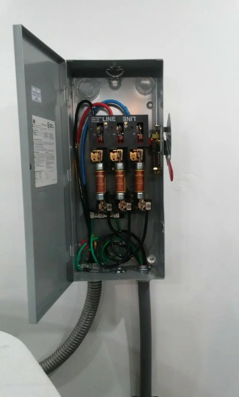 Three-phase disconnect switch installed for Electrical Wiring & Rewiring in South Alamo